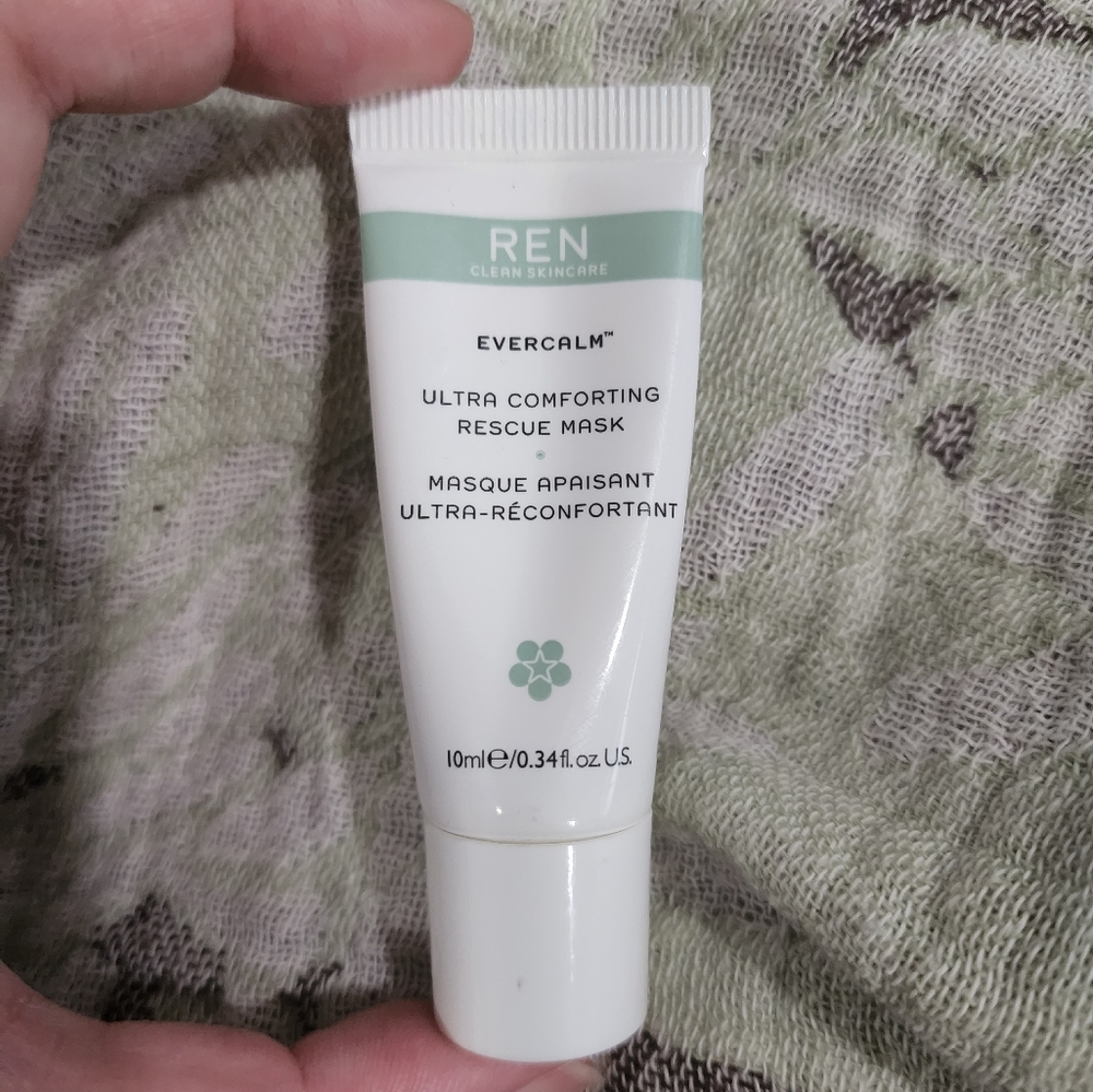 REN Evercalm Ultra Comforting Rescue Mask